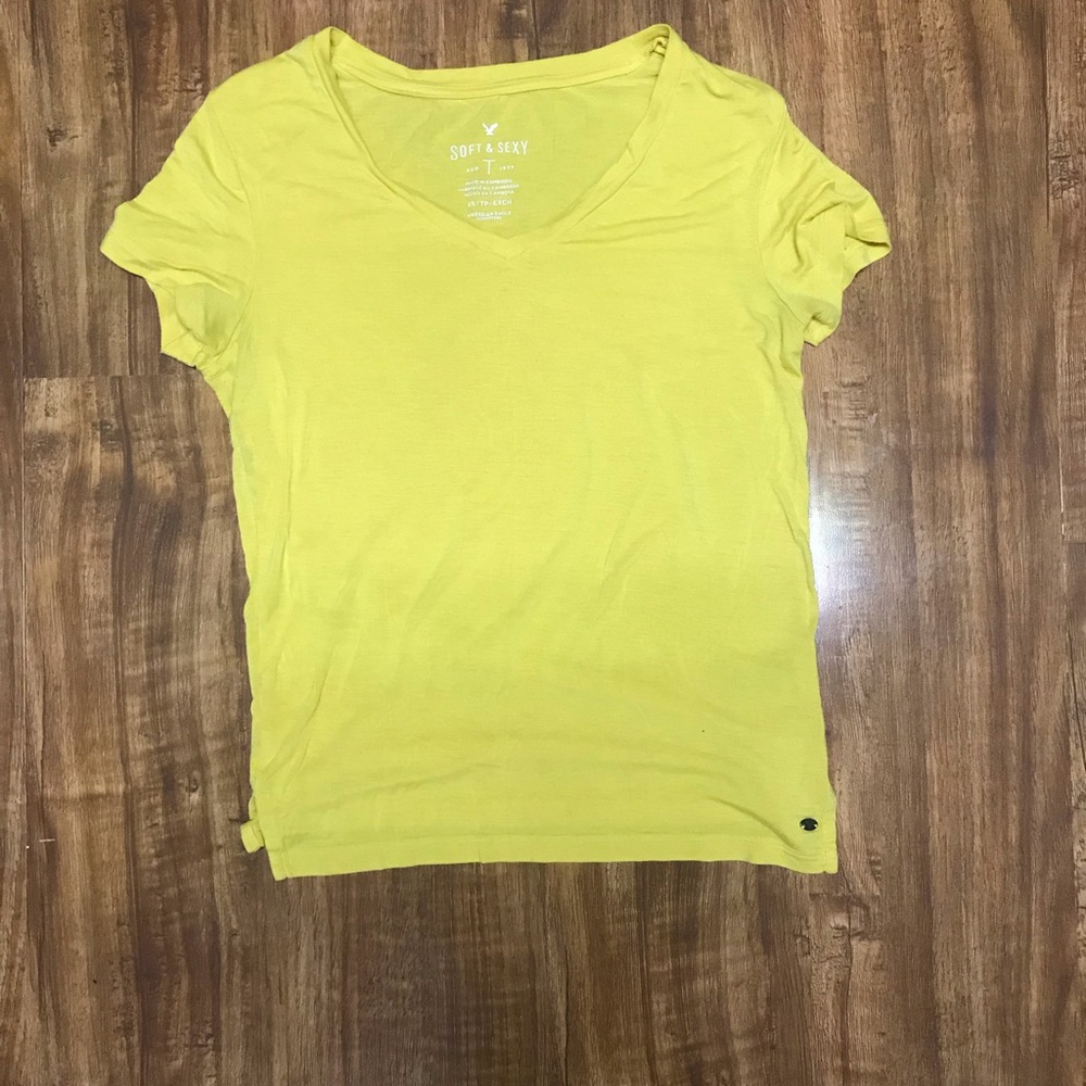 AMERICAN EAGLE yellow soft shirt